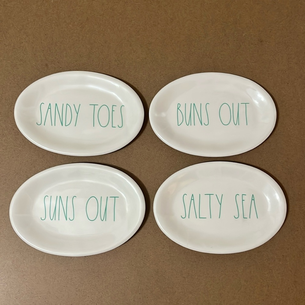 Plate Set - Picture 2 of 8